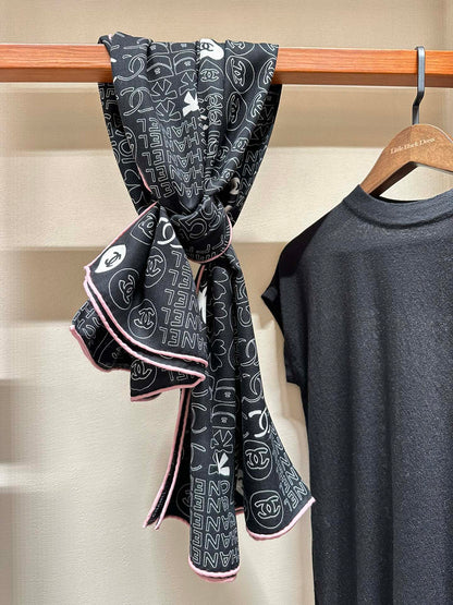 SQUARE SCARF 140 CM IN BLACK MONOGRAM SILK 403999